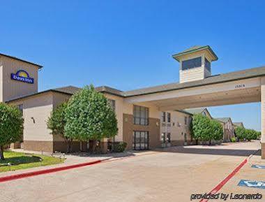 Arya & 2* Farmers Branch